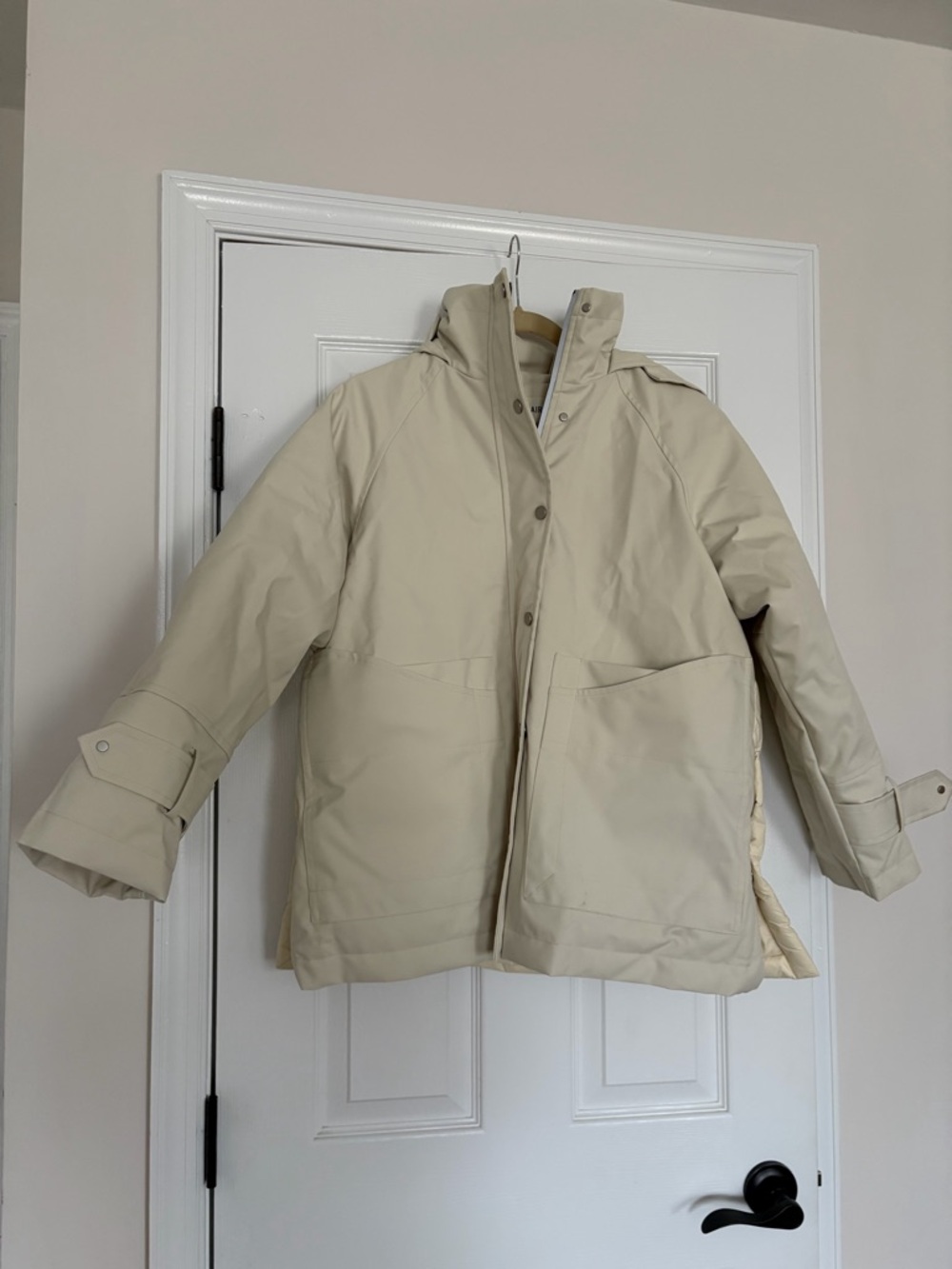 EUC Caira Cream Women’s Puffer Jacket Size Medium